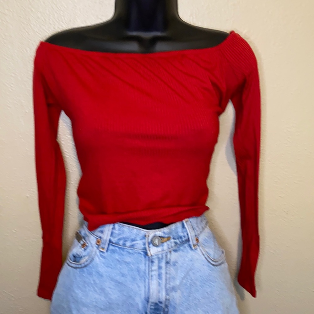 Strapless long sleeve red shirt